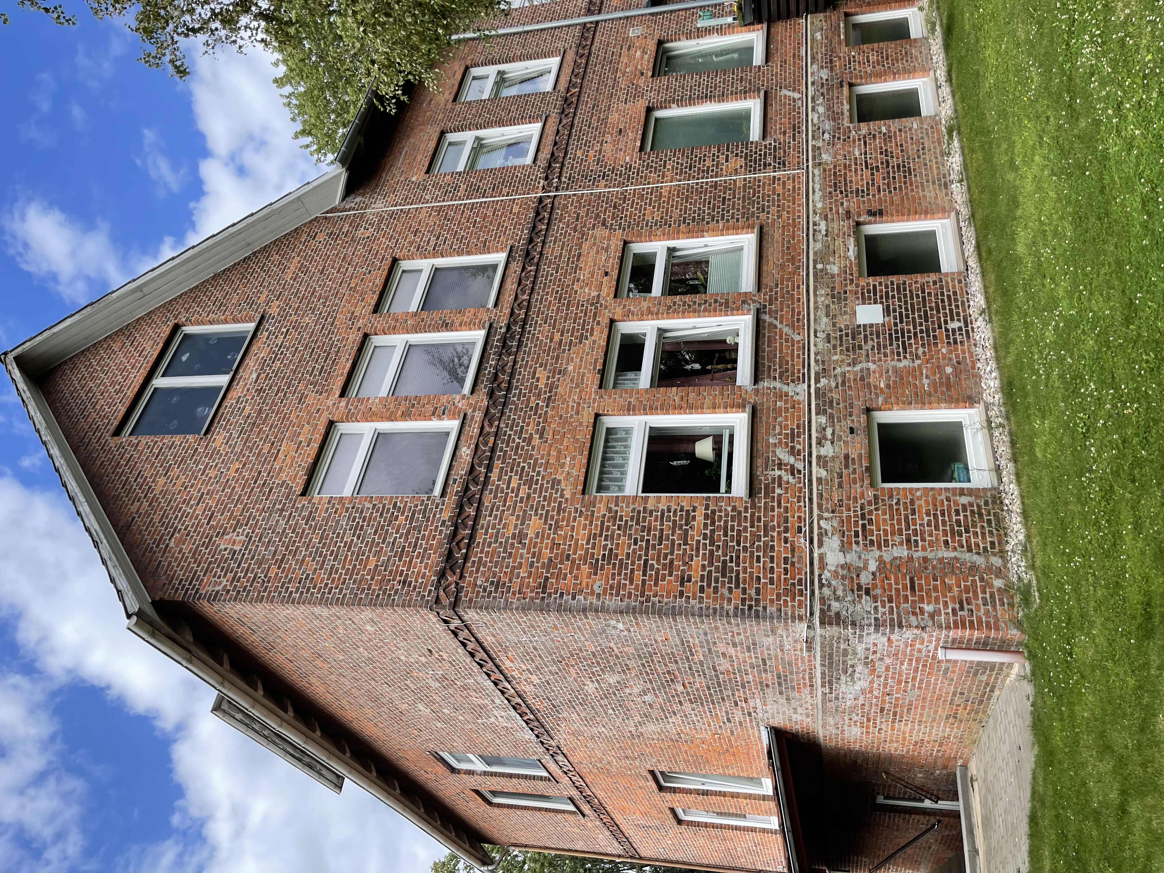 Bild von Baugrundstück 700qm projektiert für MFH 500qm Wfl.